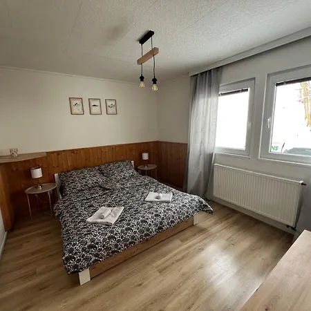 Aldrovske Trio Apartment *