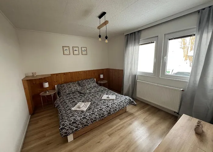 Aldrovske Trio Apartment *